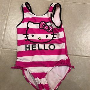 Hello Kitty by Sanrio Size 6